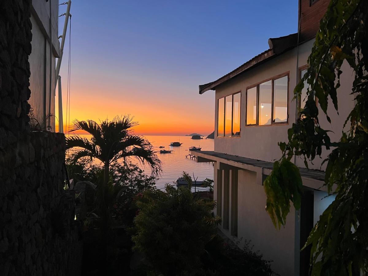 Blue Parrot Hotel Labuan Bajo Exterior foto