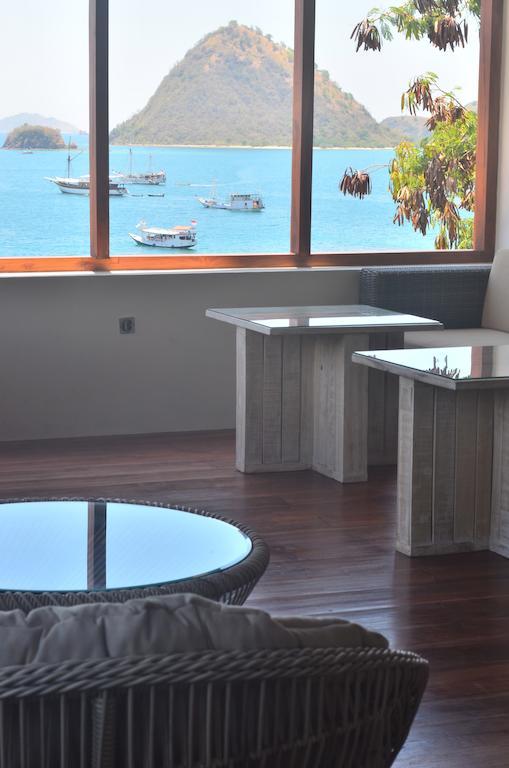 Blue Parrot Hotel Labuan Bajo Exterior foto